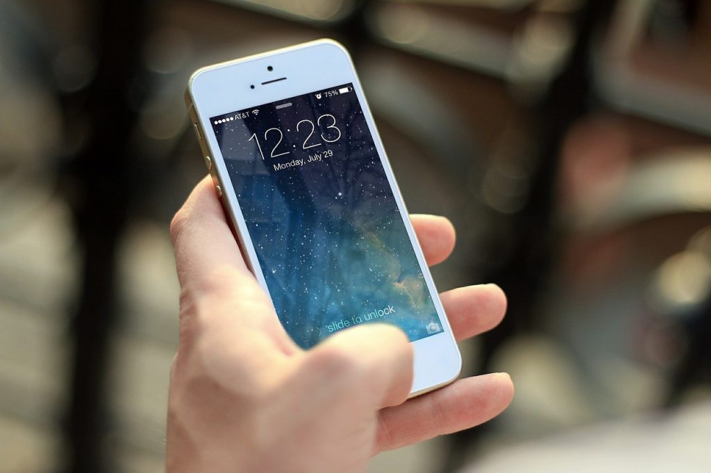 Apple iOS 12.5.8 certificate update, iPhone 5s legacy support 2026 CVE-2022-42856 vulnerability
