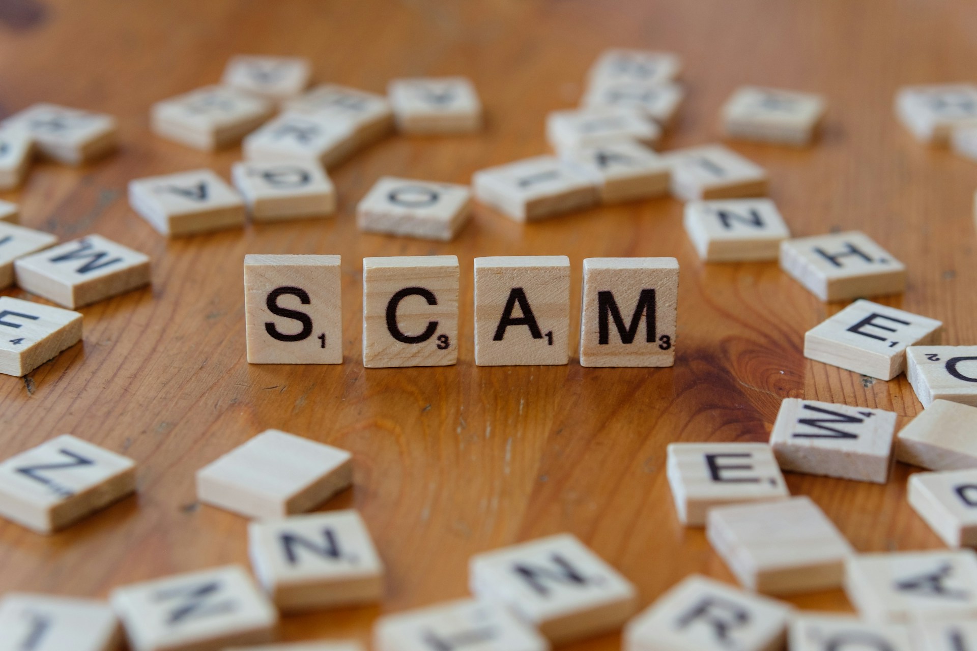 Over 55 fake Samsung and Adidas shops scam European consumers